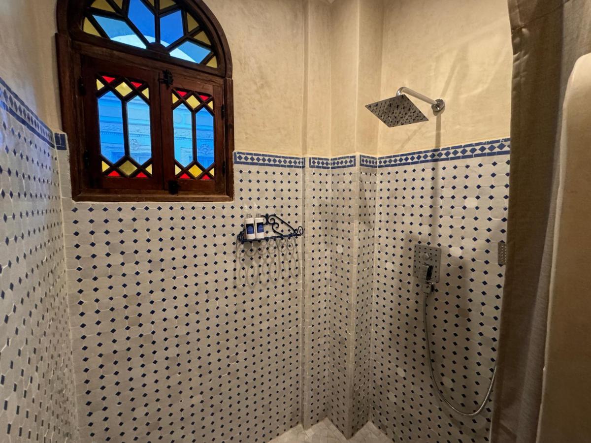 Family Room Private Bathroom