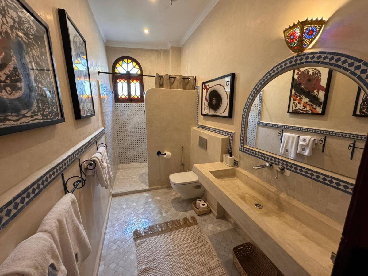 Family Room Private Bathroom